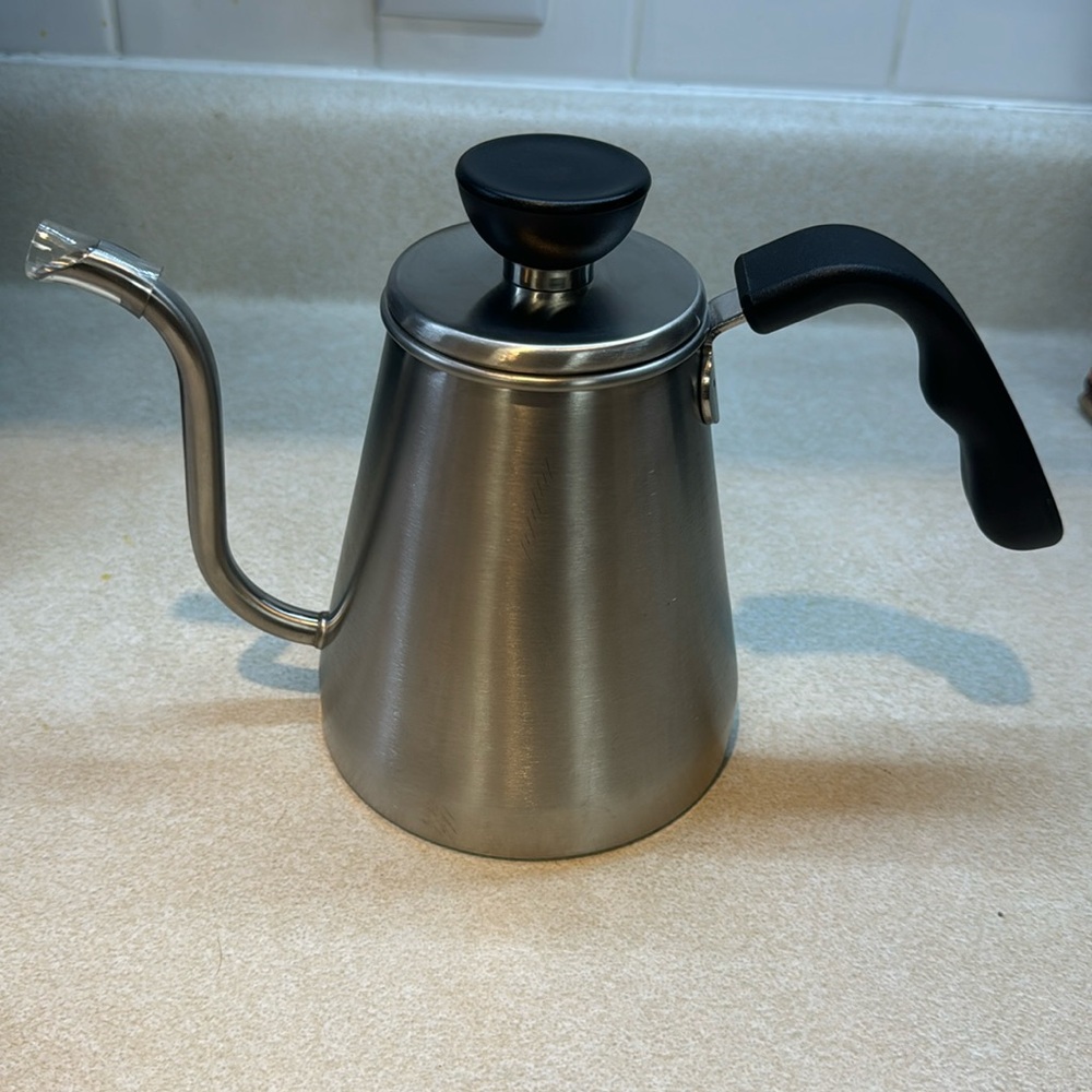 Ovalware Tea or coffee pot